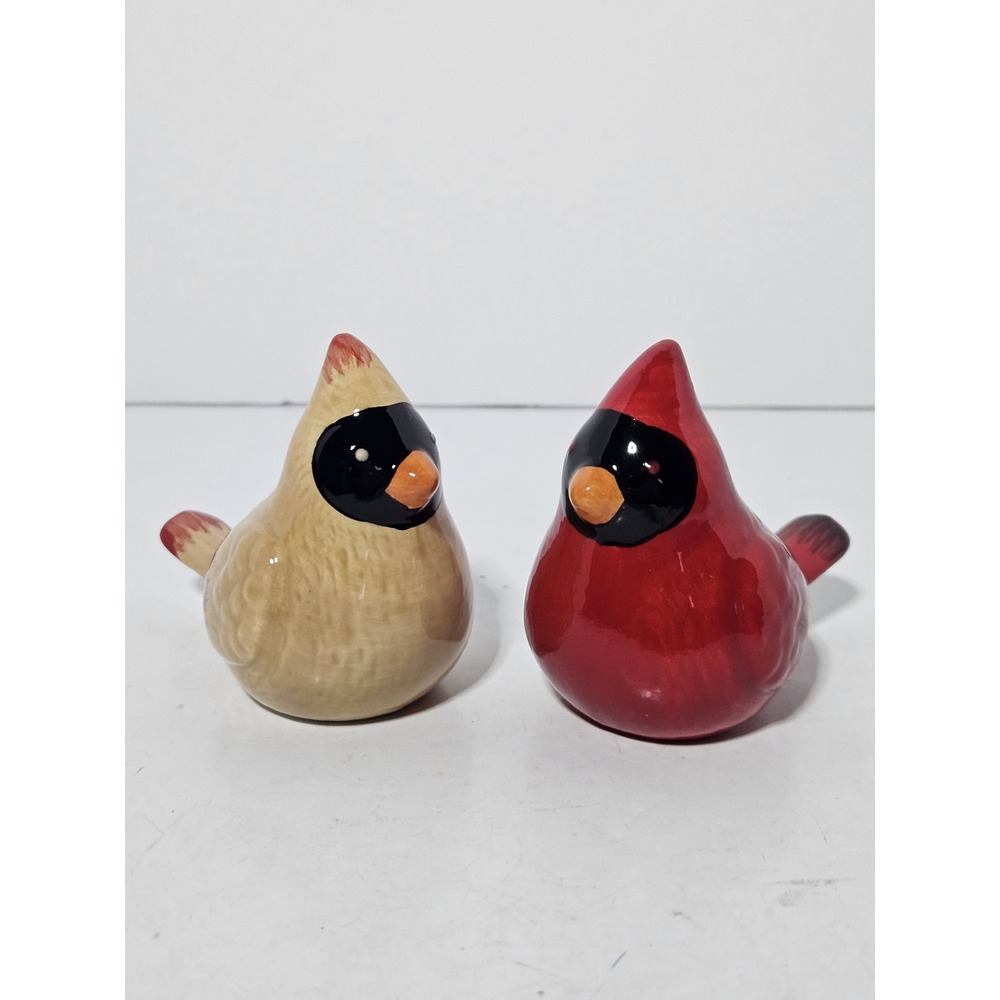 Hallmark Christmas Cardinal Salt and Pepper Shakers Set Red Tan Ceramic 2022